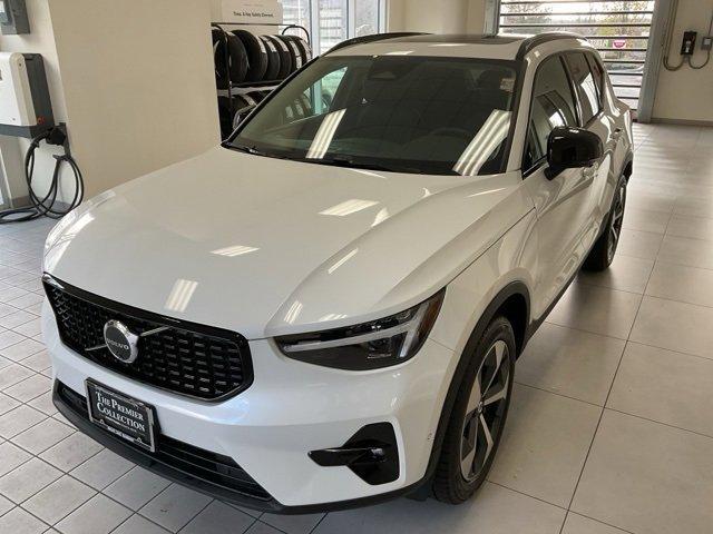 new 2025 Volvo XC40 car, priced at $48,100