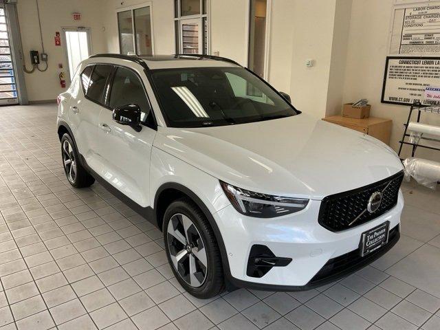 new 2025 Volvo XC40 car, priced at $48,100