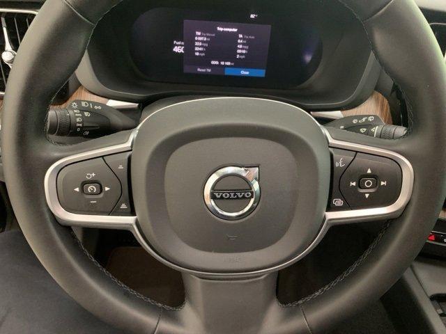 used 2022 Volvo XC60 car, priced at $35,884