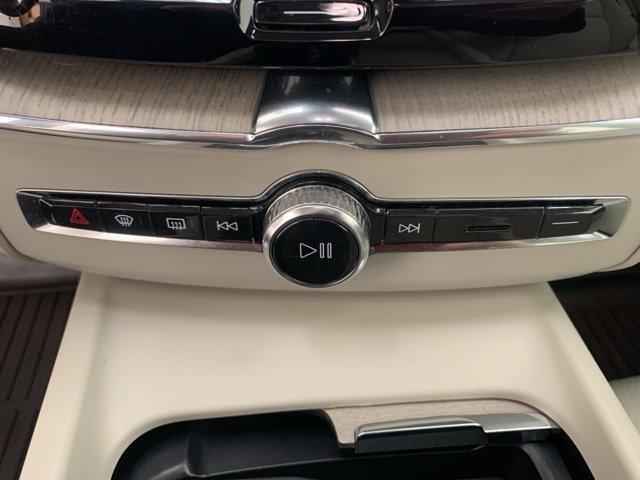 used 2023 Volvo XC60 car, priced at $34,897