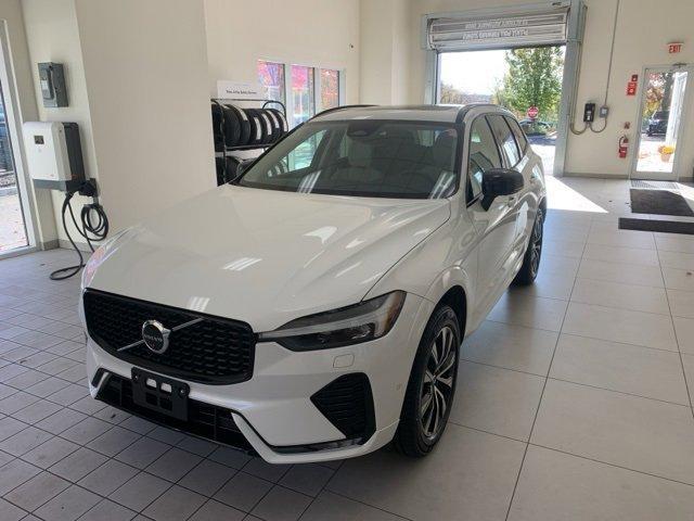 used 2023 Volvo XC60 car, priced at $34,897