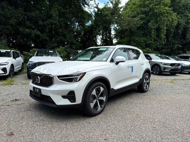 new 2025 Volvo XC40 car, priced at $46,015