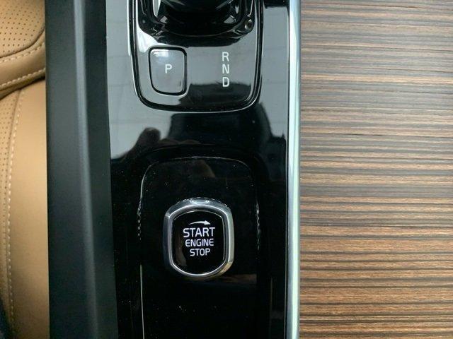 used 2022 Volvo XC60 car, priced at $35,884
