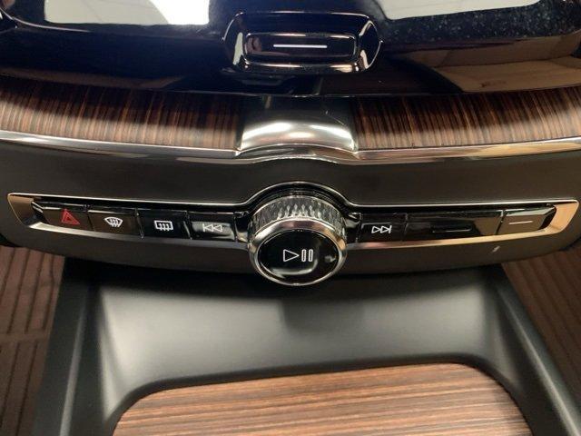 used 2022 Volvo XC60 car, priced at $35,884