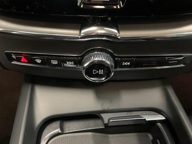 used 2023 Volvo XC60 car, priced at $31,900