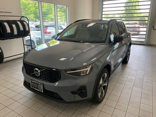 used 2023 Volvo XC40 car, priced at $34,787