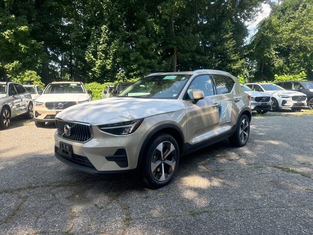 new 2025 Volvo XC40 car, priced at $45,800