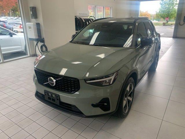 used 2024 Volvo XC40 car, priced at $33,224