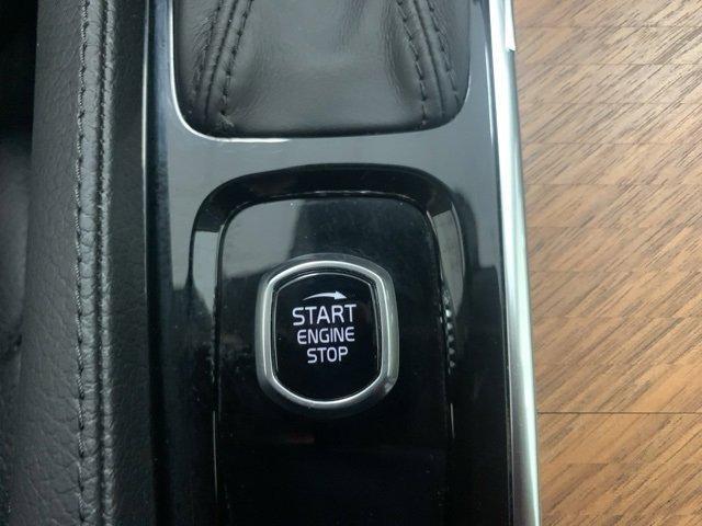 used 2022 Volvo XC90 car, priced at $37,899