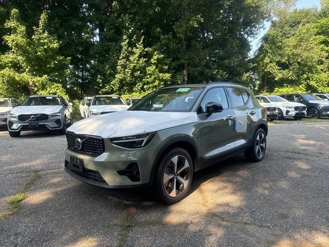 new 2025 Volvo XC40 car, priced at $48,100