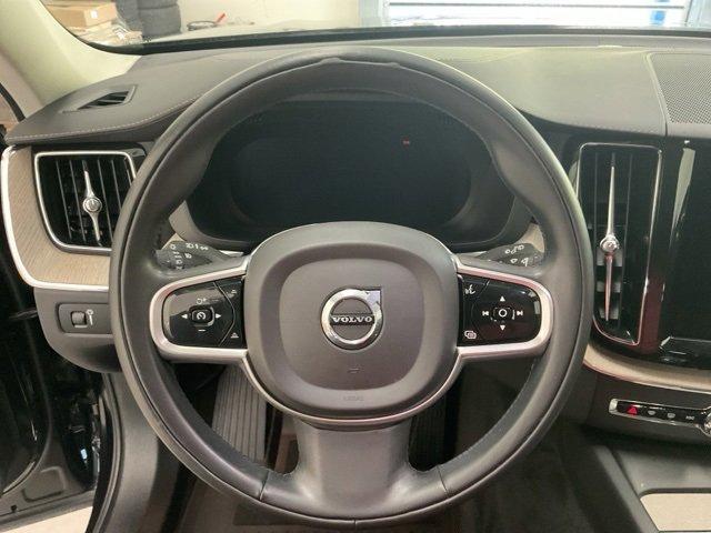 used 2022 Volvo XC60 car, priced at $34,895