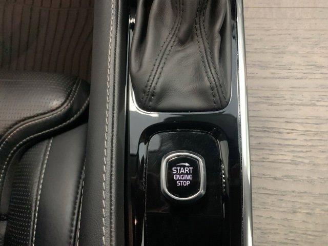 used 2022 Volvo XC90 car, priced at $38,998