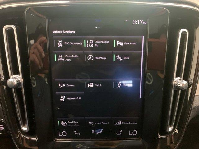 used 2019 Volvo XC40 car, priced at $21,899