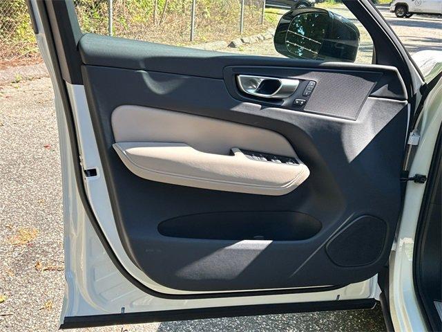 new 2026 Volvo XC60 car, priced at $57,985