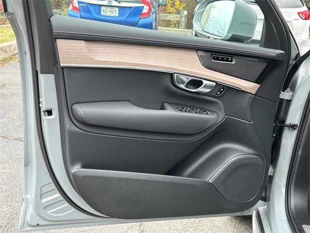 new 2026 Volvo XC90 Plug-In Hybrid car, priced at $81,875