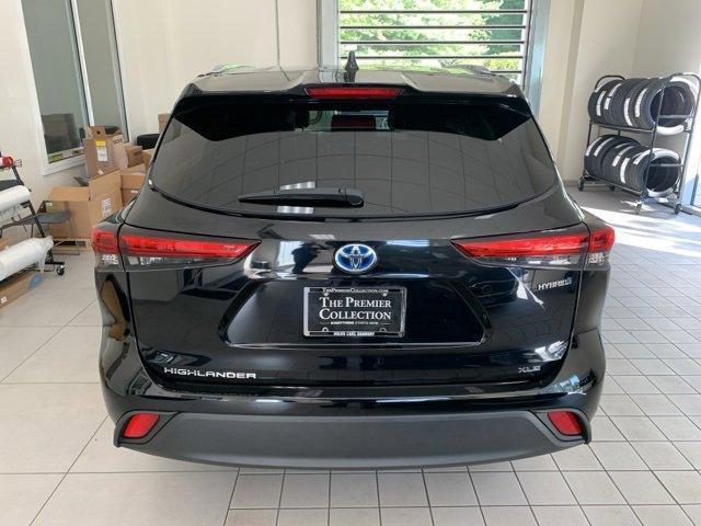 used 2021 Toyota Highlander Hybrid car, priced at $27,899
