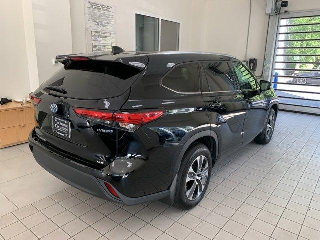 used 2021 Toyota Highlander Hybrid car, priced at $27,899