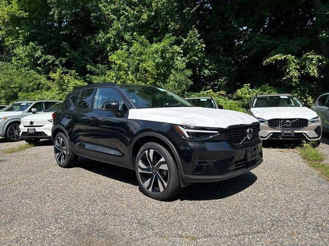 new 2025 Volvo XC40 car, priced at $51,040