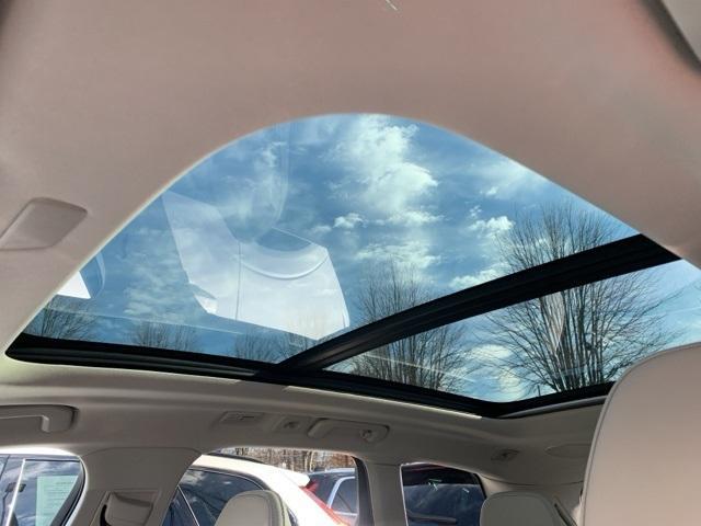 used 2022 Volvo XC60 car, priced at $35,995