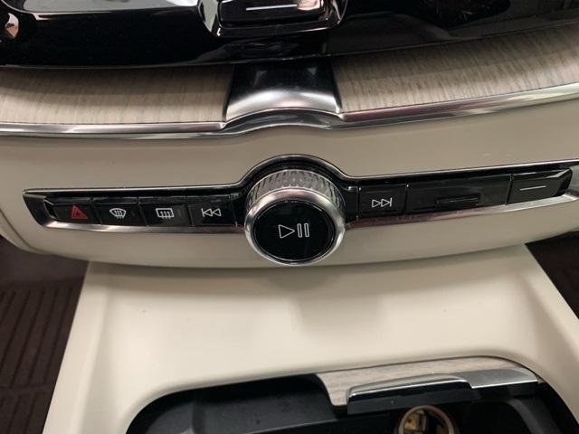 used 2022 Volvo XC60 car, priced at $35,995