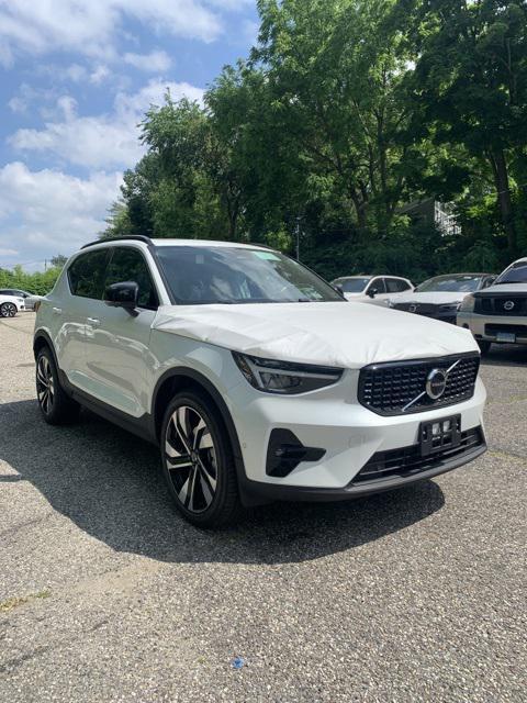 new 2024 Volvo XC40 car, priced at $49,020