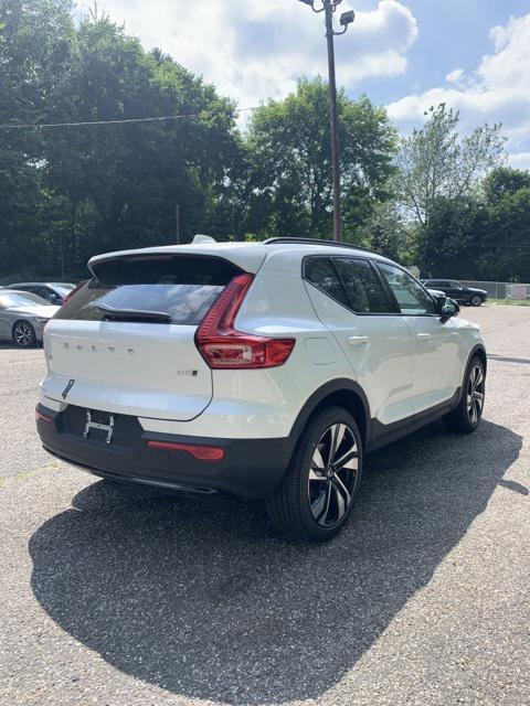 new 2024 Volvo XC40 car, priced at $49,020