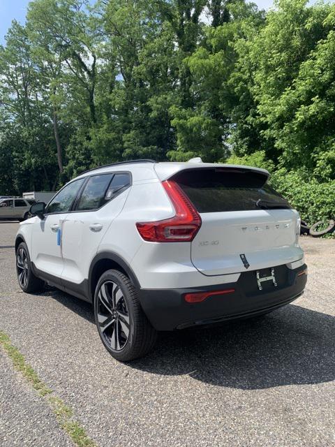 new 2024 Volvo XC40 car, priced at $49,020