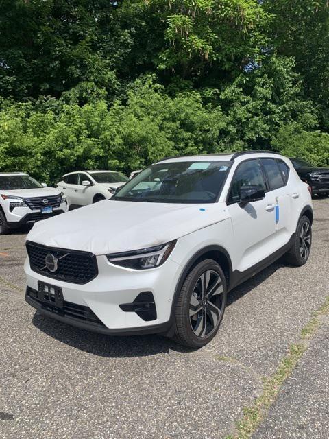 new 2024 Volvo XC40 car, priced at $49,020