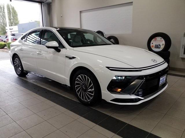 new 2025 Hyundai Sonata Hybrid car, priced at $40,030
