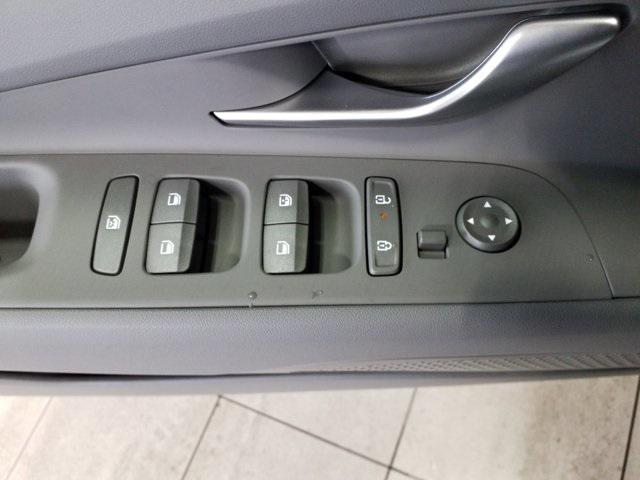 new 2025 Hyundai Elantra car, priced at $25,680