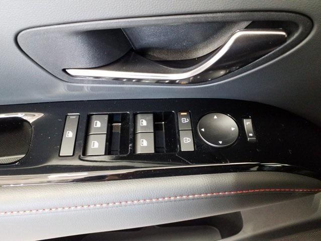 new 2025 Hyundai TUCSON Hybrid car, priced at $33,710