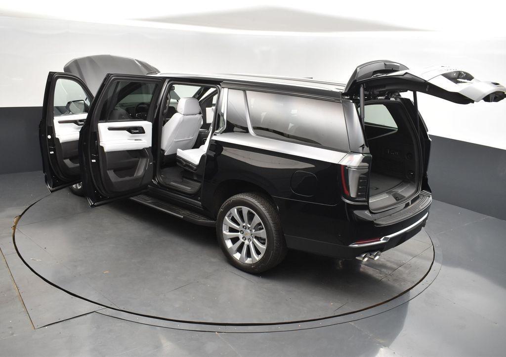 new 2025 Chevrolet Suburban car, priced at $78,320