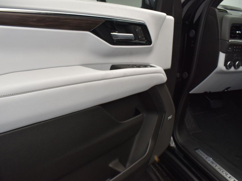 new 2025 Chevrolet Suburban car, priced at $78,320
