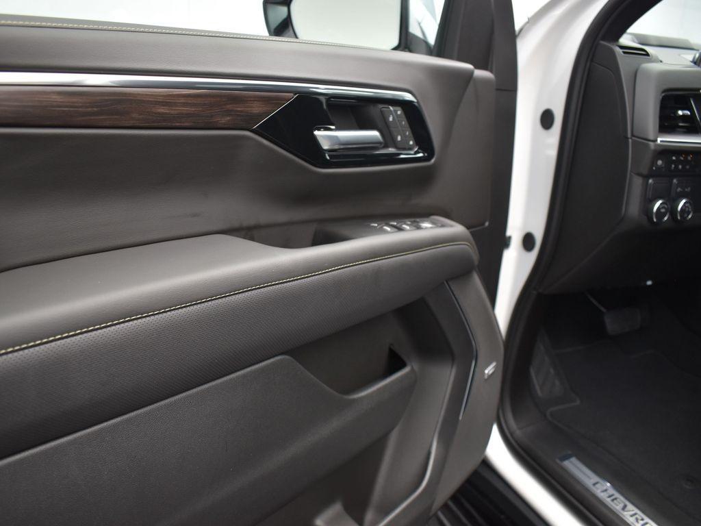 new 2025 Chevrolet Suburban car, priced at $77,790