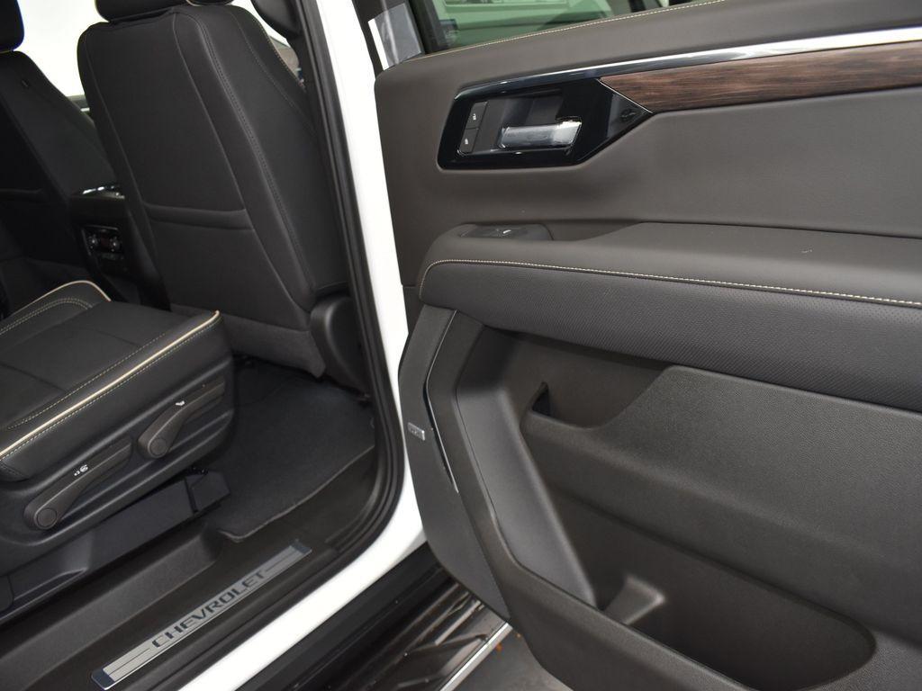 new 2025 Chevrolet Suburban car, priced at $77,790