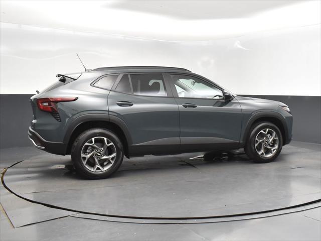 new 2025 Chevrolet Trax car, priced at $26,000