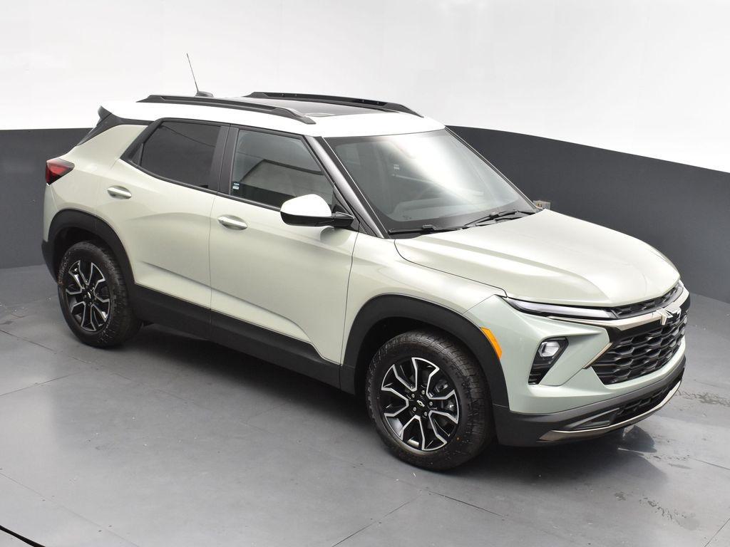 new 2025 Chevrolet TrailBlazer car, priced at $29,975