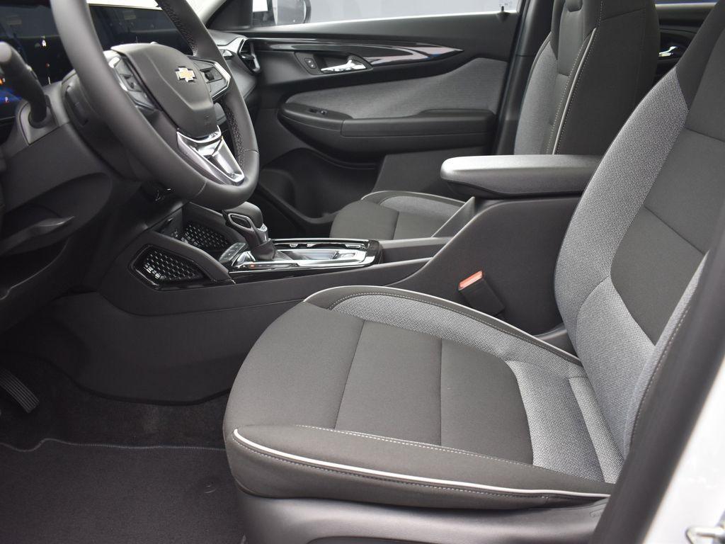 used 2024 Chevrolet TrailBlazer car