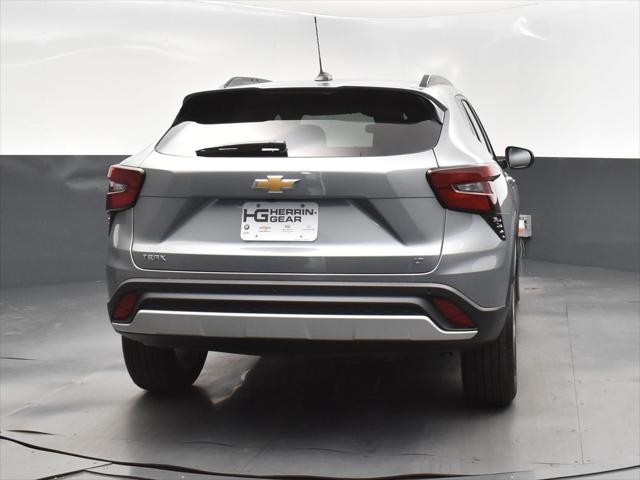 new 2025 Chevrolet Trax car, priced at $25,500