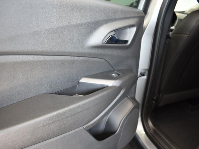 new 2025 Chevrolet Trax car, priced at $25,500
