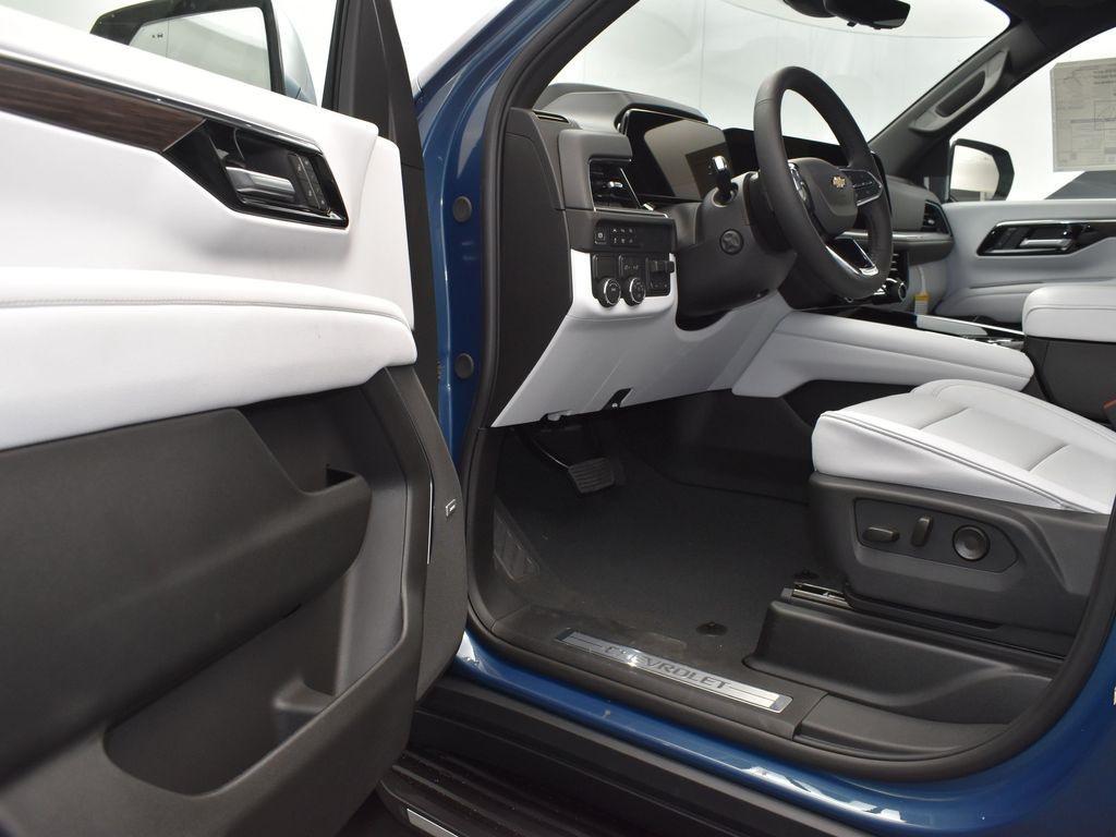 new 2025 Chevrolet Tahoe car, priced at $87,244