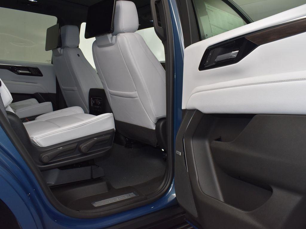 new 2025 Chevrolet Tahoe car, priced at $87,244
