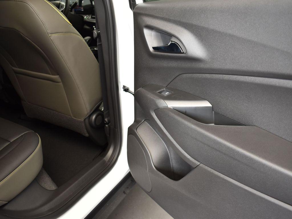 new 2025 Chevrolet Trax car, priced at $25,895