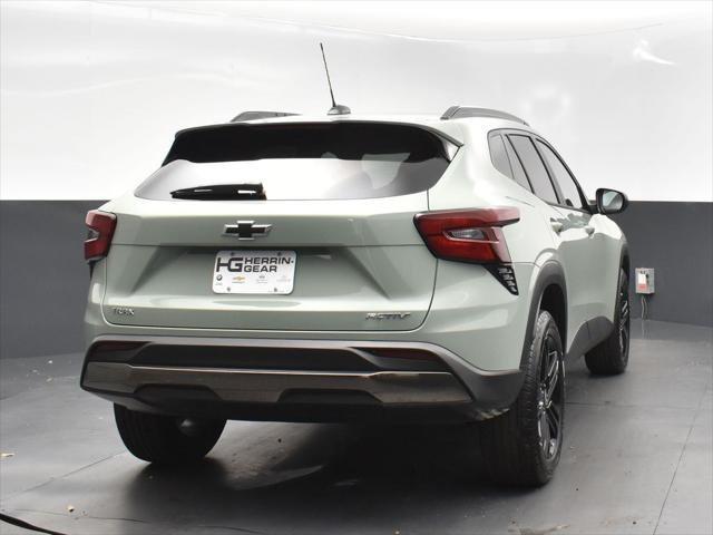 new 2025 Chevrolet Trax car