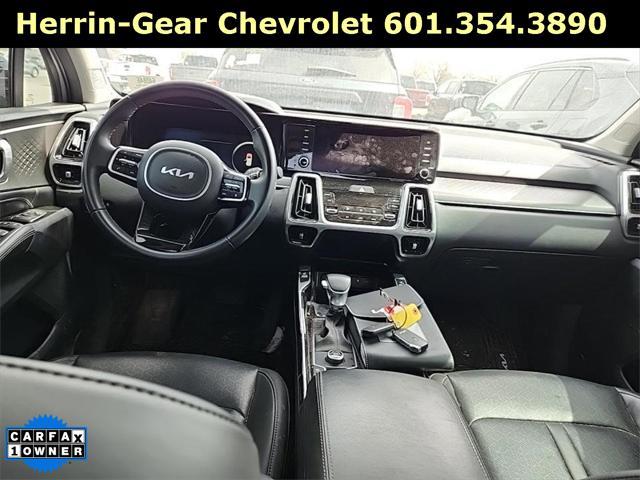 used 2023 Kia Sorento car, priced at $33,333
