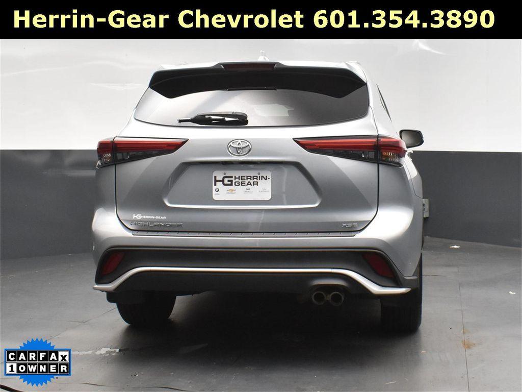 used 2022 Toyota Highlander car, priced at $32,500