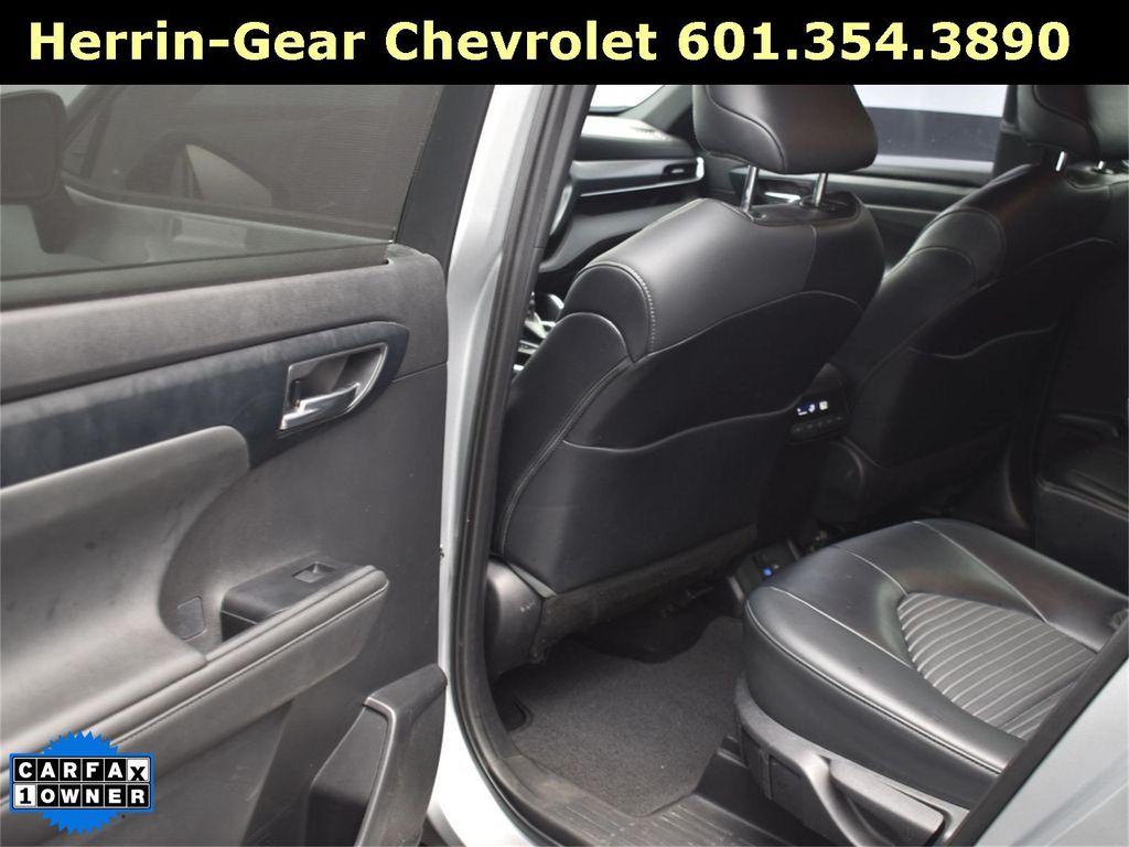 used 2022 Toyota Highlander car, priced at $32,500