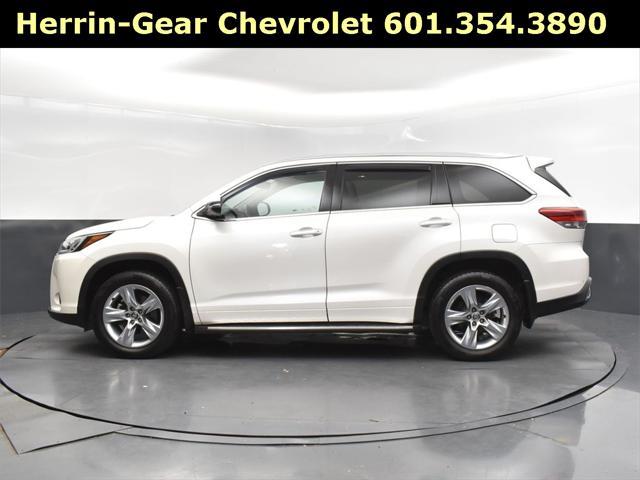 used 2017 Toyota Highlander car, priced at $24,444