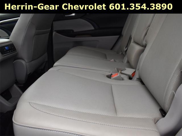 used 2017 Toyota Highlander car, priced at $24,444