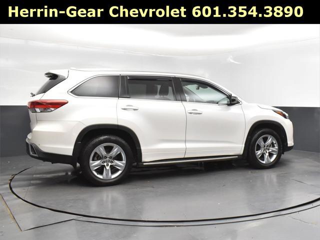 used 2017 Toyota Highlander car, priced at $24,444